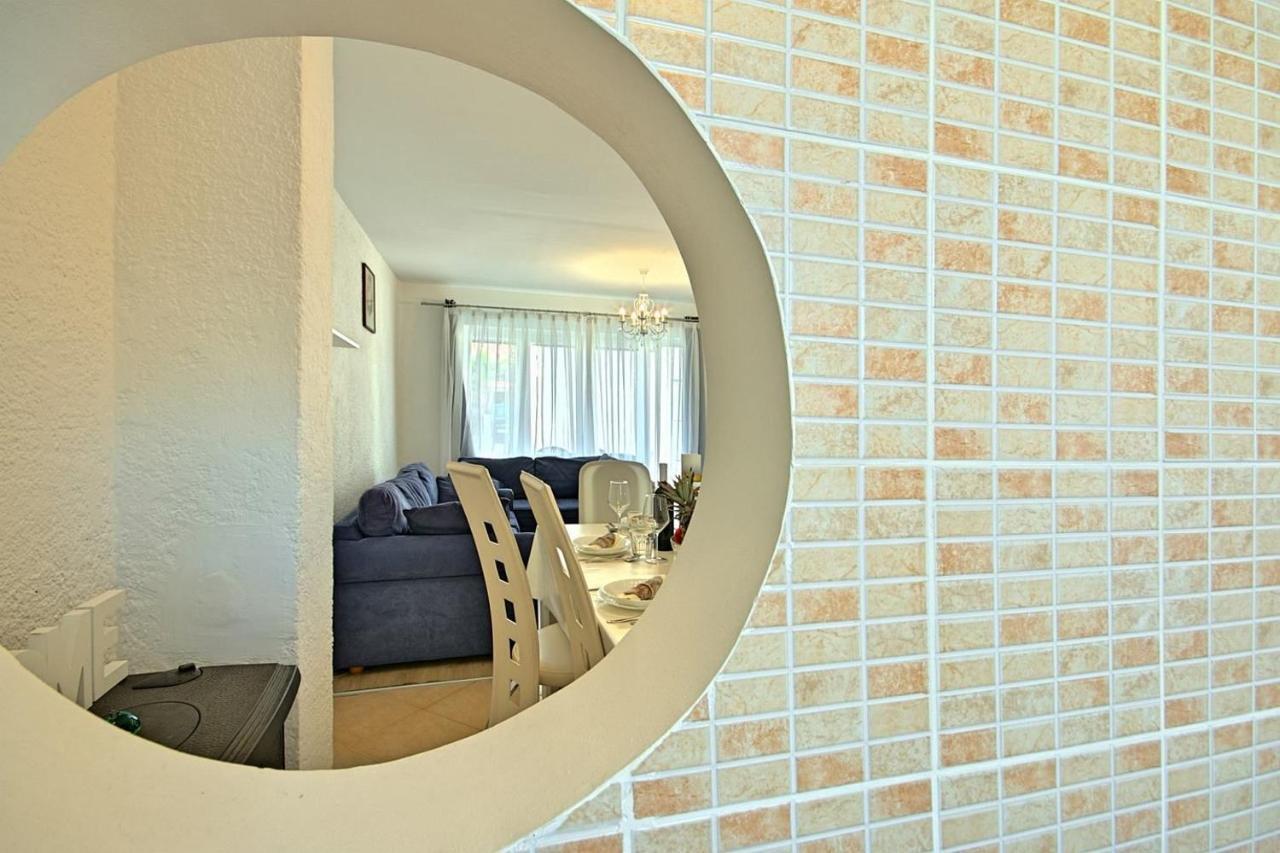Charming Beachfront Holiday Home In Porec Bagian luar foto